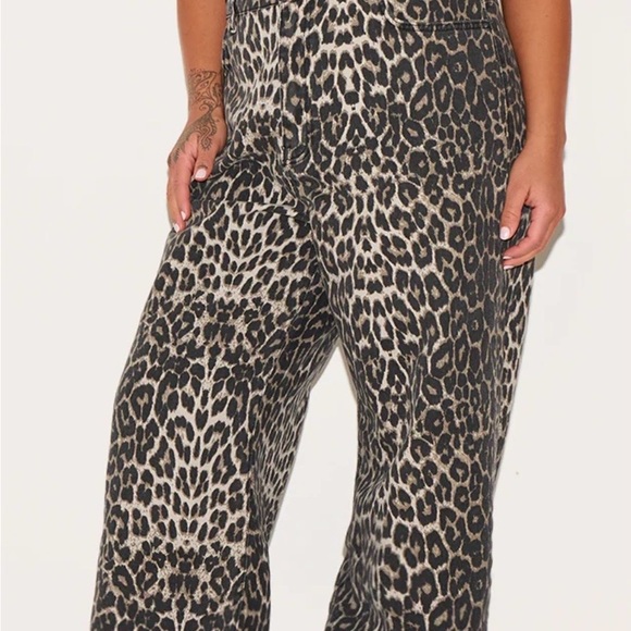 PrettyLittleThing Pants - PrettyLittleThing Leopard Print Wide-Leg Pants